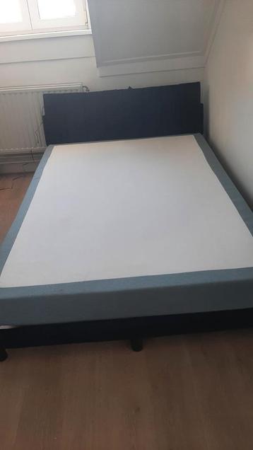 Nieuw zwart bed met led en matras nog niet gebruikt
