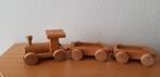 HOUTEN TREIN MET KARRETJES, Ophalen of Verzenden, Zo goed als nieuw, Duw- of Trekspeelgoed
