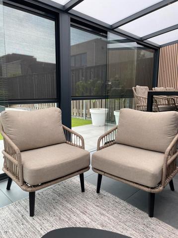 4 loungestoelen **als nieuw, 3 maanden oud** beschikbaar voor biedingen