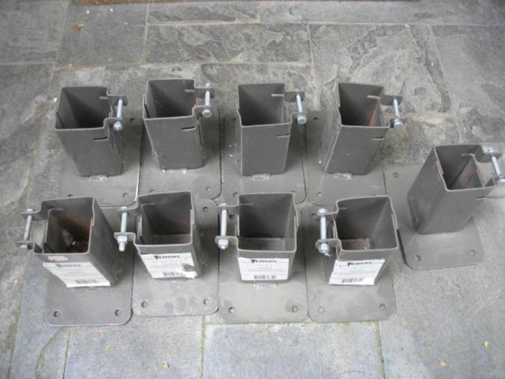 Paalhouders met klem-constructie en voetplaat te koop., Doe-het-zelf en Verbouw, IJzerwaren en Bevestigingsmiddelen, Gebruikt