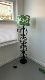 Ijzeren staande lamp met harlequin lampenkap, Huis en Inrichting, Ophalen, Zo goed als nieuw, Metaal, 150 tot 200 cm