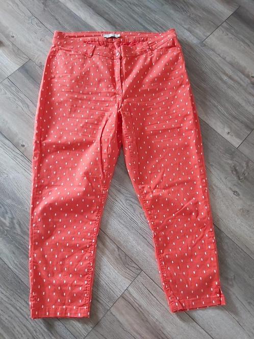 Super mooie 7/8 stretch broek maat 42 44 46 koraal wit promi, Kleding | Dames, Broeken en Pantalons, Zo goed als nieuw, Maat 42/44 (L)