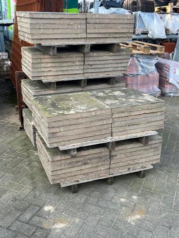 Betontegels antraciet 60x60x5cm beschikbaar voor biedingen