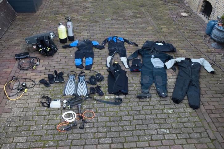 Complete duikuitrusting met droogpak - Maat 56/L/XXL, Watersport en Boten, Duiken, Gebruikt, Duikpak, Ophalen