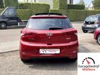Hyundai i20 1.4i i-Motion 101pk 4cili. pano stoel+stu.verw, Voorwielaandrijving, Lichtsensor, Gebruikt, Huisgarantie