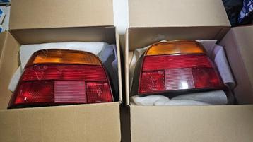 Achterlicht set wit rood BMW 3 serie E36 compact 08314 08315 beschikbaar voor biedingen