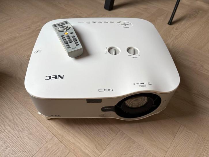 NEC Beamer - NP2250, Audio, Tv en Foto, Beamers, Gebruikt, LCD, Overige resoluties, Ophalen of Verzenden