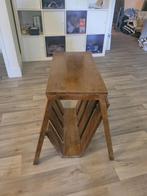 Houten lectuurtafel, Ophalen, Gebruikt