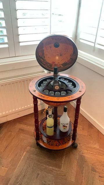 Globebar beschikbaar voor biedingen