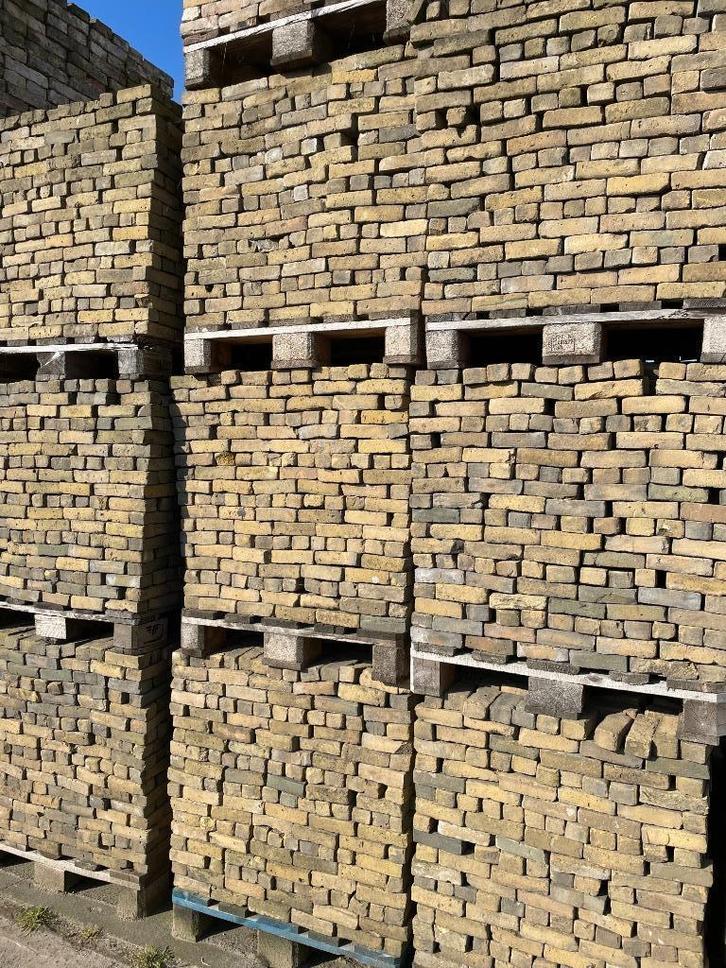 7000st gele IJssel / IJsseltjes straatsteen circa 15x4x6cm., Tuin en Terras, Tegels en Klinkers, Gebruikt, Klinkers, Overige materialen