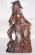 Prachtig Balinees houtsnijwerk-Balinese visser. H. 25cm. Nws, Antiek en Kunst, Ophalen of Verzenden