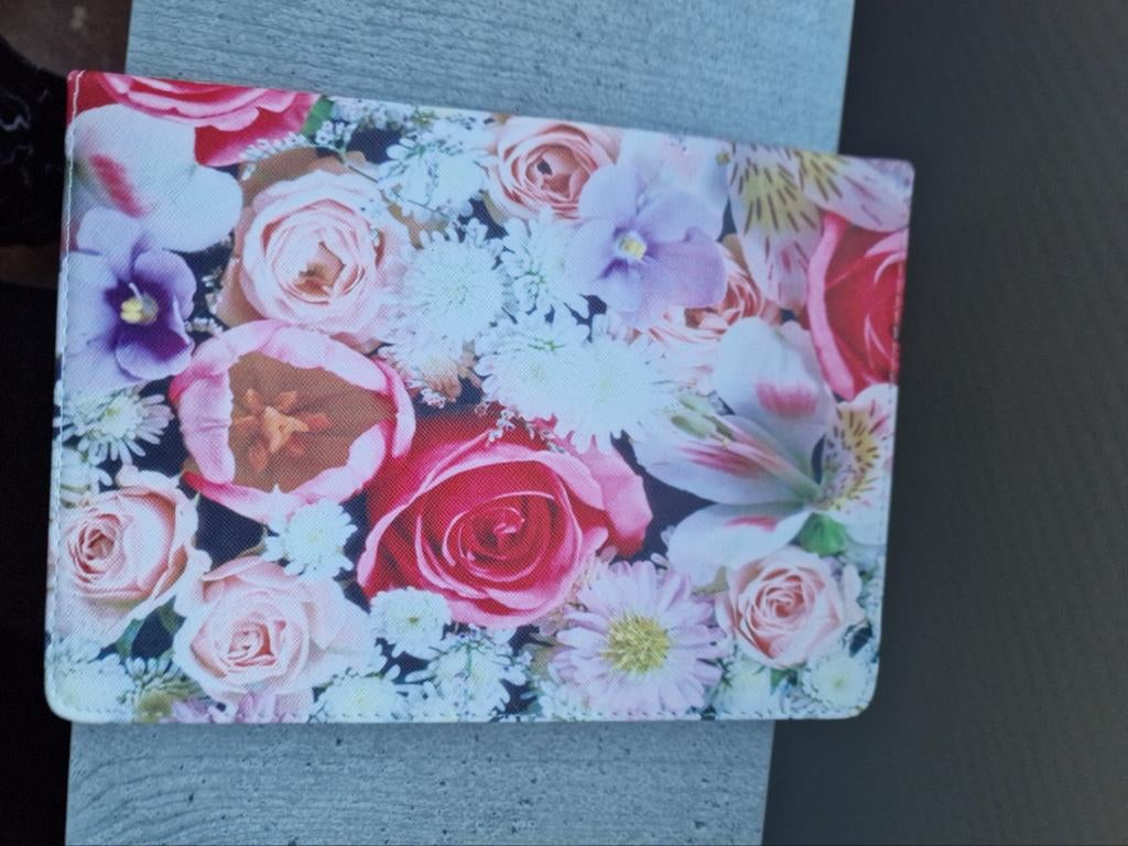 Tablet Hoes air pad Bloemenpatroon - Nieuw!, 10 inch, Bescherming voor- en achterkant, Ophalen of Verzenden, Zo goed als nieuw