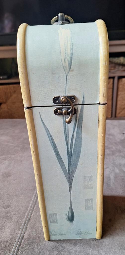 Houten Kistje met Tulpen Decoratie wijnkist. Vintage., Huis en Inrichting, Woonaccessoires | Kisten, Gebruikt, Minder dan 50 cm