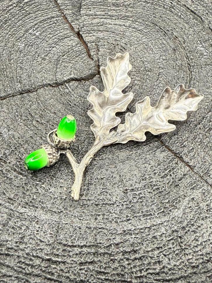 Zilveren Miniatuur Eikeltjes met Blad - 925, Antiek en Kunst, Antiek | Goud en Zilver, Zilver, Ophalen of Verzenden