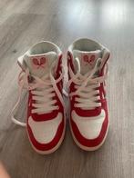 Splinternieuw sneakers. €40, Kleding | Dames, Schoenen, Ophalen of Verzenden, Nieuw, Rood, Sneakers of Gympen