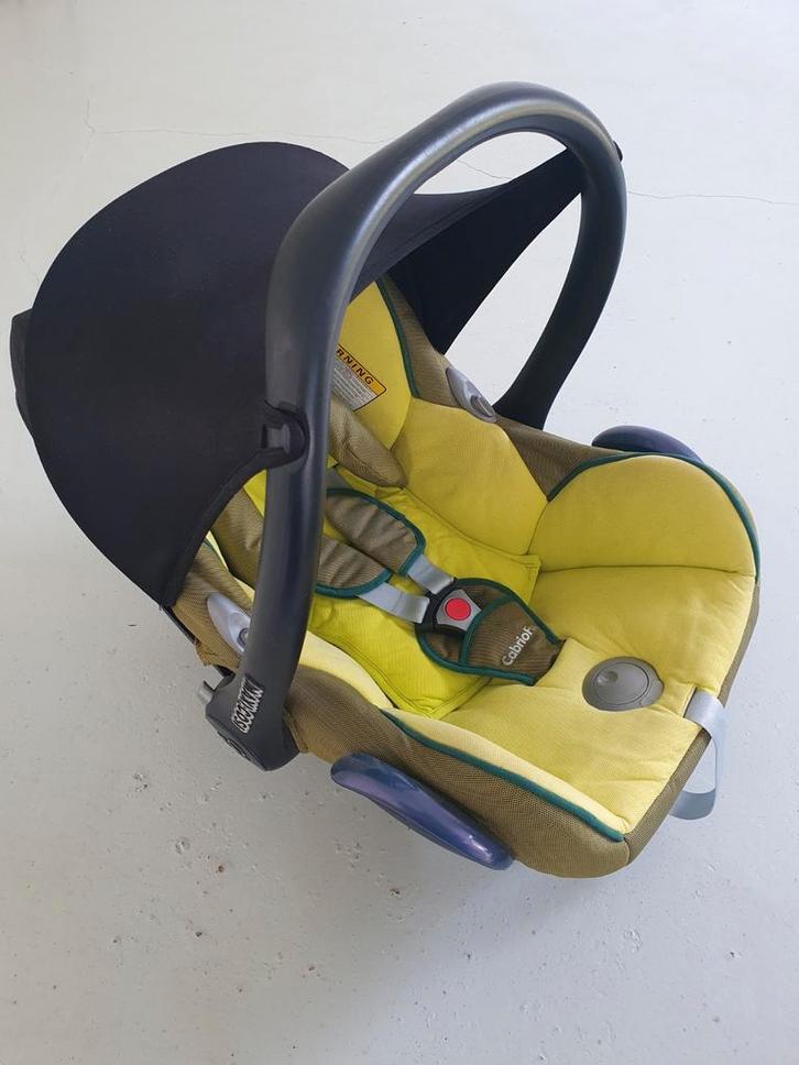 Maxi Cosi met voetenzak en verkleiner, Kinderen en Baby's, Autostoeltjes, Maxi-Cosi, 0 t/m 13 kg, Autogordel, Ophalen