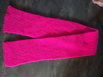 Roze Gebreide Sjaal - Warm en Stijlvol beschikbaar voor biedingen