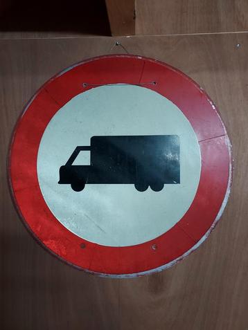Oud ijzeren groot verkeersbord vrachtwagen verboden  beschikbaar voor biedingen