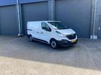 Renault Trafic L1H1 2017 Nieuwe APK Airco/Navi/Cruise/PDC, 15 km/l, Renault, Wit, Origineel Nederlands