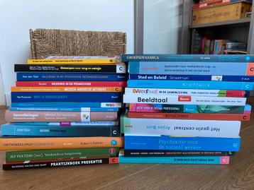Social Work Boeken Leerjaar 1-4 beschikbaar voor biedingen