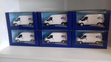 Ford Transit miniatuur 40 jaar jubileum uitvoering[4 stuks] beschikbaar voor biedingen