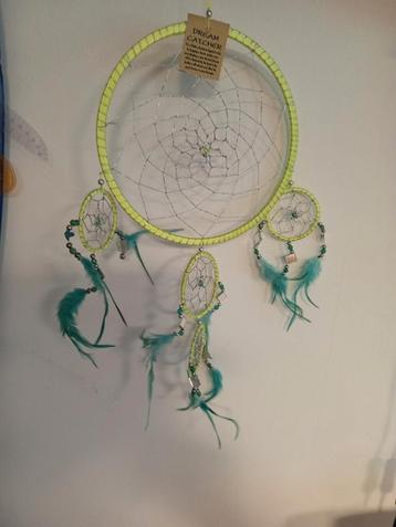 Groene Dromenvanger met groene Veren beschikbaar voor biedingen