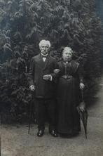 Fotokaart- Deftig echtpaar ( met stempel en postzegel ) 1913, Verzenden
