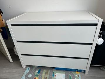 Witte commode/kast