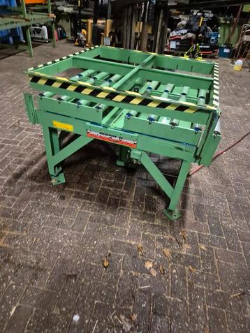 Metalen rollenbaan 1250 mm met lift functie  beschikbaar voor biedingen
