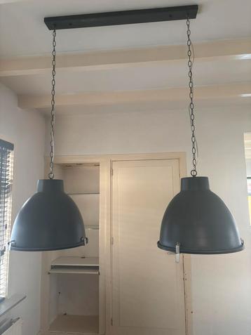 Eetkamertafel lamp beschikbaar voor biedingen