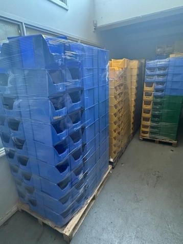 Grote Partij Futura Stapelbakken, Magazijn bakken stapelbaar beschikbaar voor biedingen