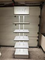 Mooie Keune producten kast van staal en met ledverlichting!