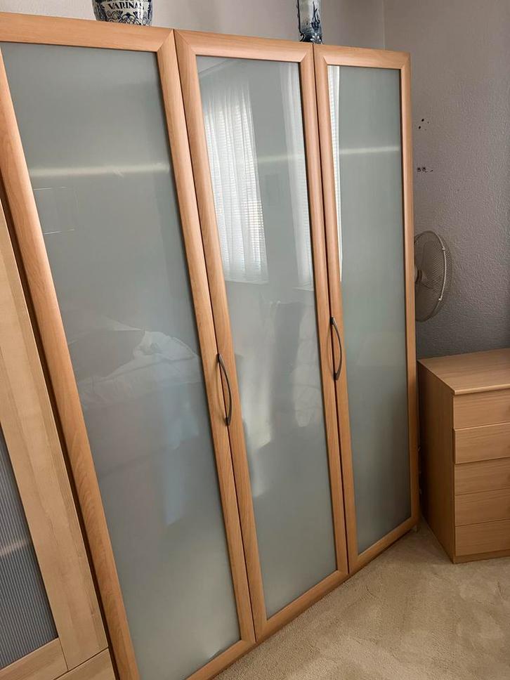 Grote kledingkast in goede staat, Huis en Inrichting, Kasten | Kledingkasten, Gebruikt, 200 cm of meer, 100 tot 150 cm, 50 tot 75 cm