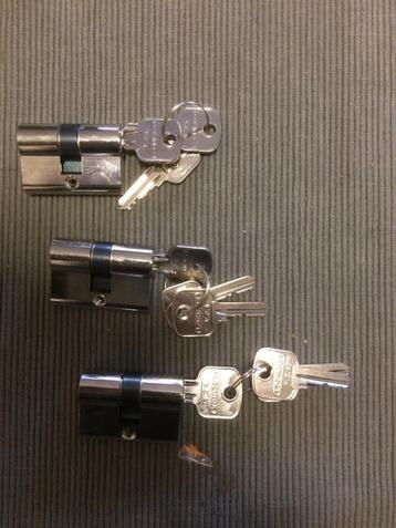 Deurslot cilinders, nieuwe korte profielcilinder 22 /22mm  beschikbaar voor biedingen