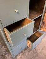 Oude houten grutterskast, spekkast, kruidenierskast, Ophalen