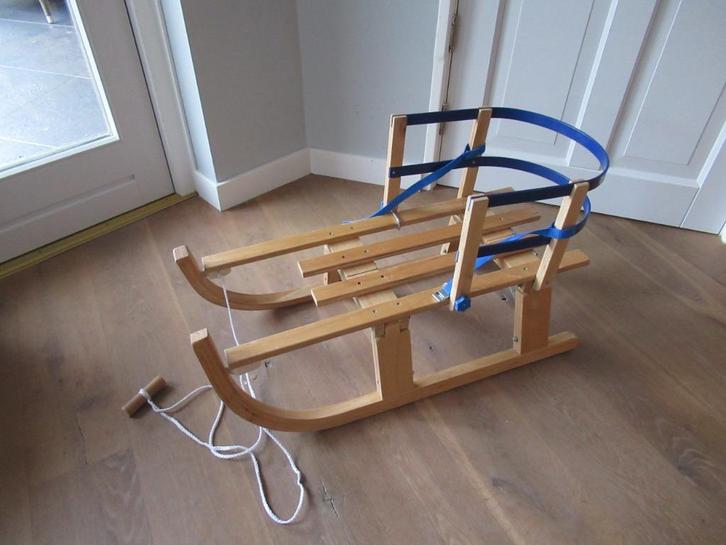 Zo goed als nieuwe Houten Slee Slede met ruggensteun 80 cm., Kinderen en Baby's, Speelgoed | Buiten | Sleeën, Zo goed als nieuw