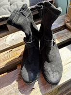 Enkellaarsjes zwart suede, Manas, 40, Kleding | Dames, Schoenen, Ophalen of Verzenden, Zo goed als nieuw, Zwart