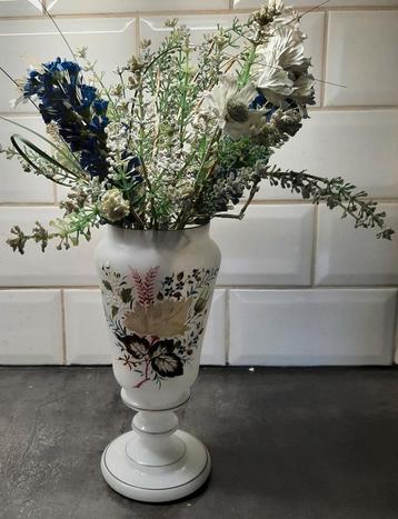 Gave Antieke opaline vaas beschikbaar voor biedingen