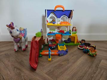 Vtech huis met Jasper, Mila, Fleurtje en Sofie en Femke. beschikbaar voor biedingen