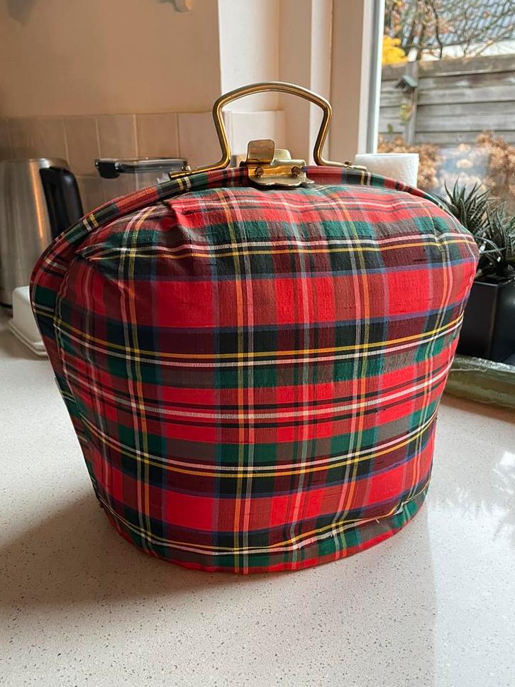 Theebeurs “Dithefa” Hattem nieuw met witte porcelein theepot, Huis en Inrichting, Keuken | Servies, Zo goed als nieuw, Overige typen