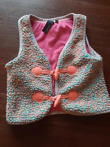Leuke kleurrijke gilet  beschikbaar voor biedingen