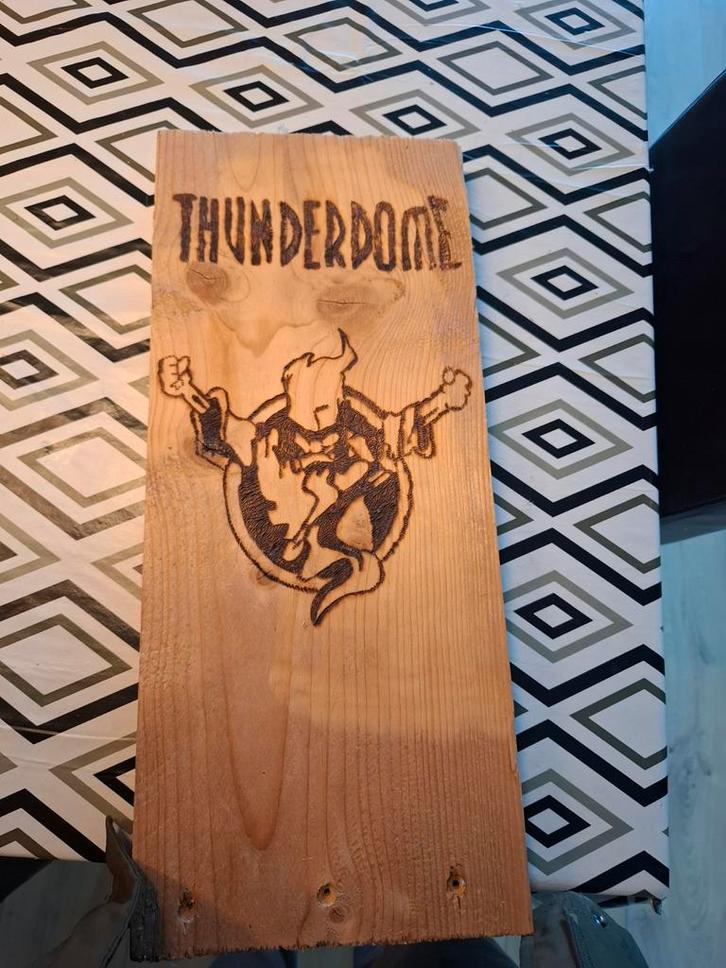 Thunderdome Houten Decoratie - Handgemaakt, Huis en Inrichting, Woonaccessoires | Wanddecoraties, Nieuw, Ophalen of Verzenden
