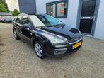 Ford Focus 1.6-16V Futura Airco/Cruise/Trekhaak, Auto's, Ford, 1596 cc, Zwart, 4 cilinders, 116 pk