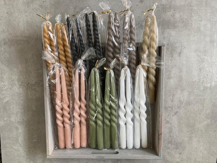 Rustik Lys Swirl -Twist kaarsen Nieuw!, Huis en Inrichting, Woonaccessoires | Kandelaars en Kaarsen, Nieuw, Kaars, 25 tot 50 cm