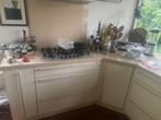 keuken, in goede conditie  met apparatuur, Huis en Inrichting, Keuken | Complete keukens, Ophalen, Gebruikt, U-keuken, Crème