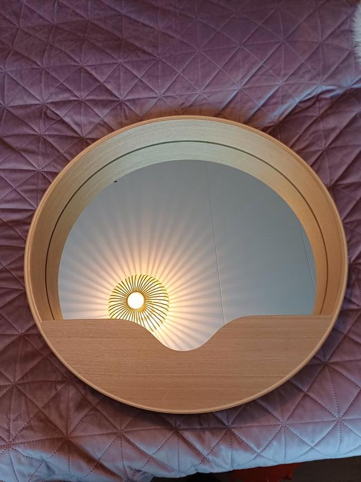 Grote ronde spiegel met houten lijst, Huis en Inrichting, Woonaccessoires | Spiegels, Gebruikt, 50 tot 75 cm, Rond, Ophalen