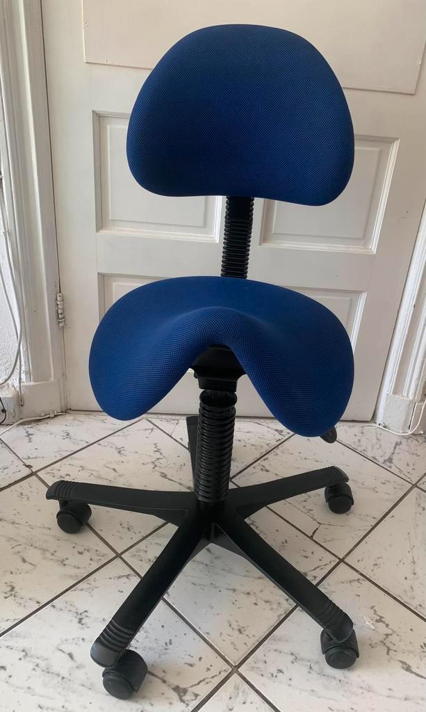 Ergonomisch verstebare zadelstoel met wielen, Huis en Inrichting, Bureaustoelen, Gebruikt, Bureaustoel, Blauw, Ergonomisch, Ophalen