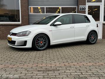 Volkswagen Golf 2.0 TSI GTI DSG AIRCO/CRUISE/LED/PDC beschikbaar voor biedingen