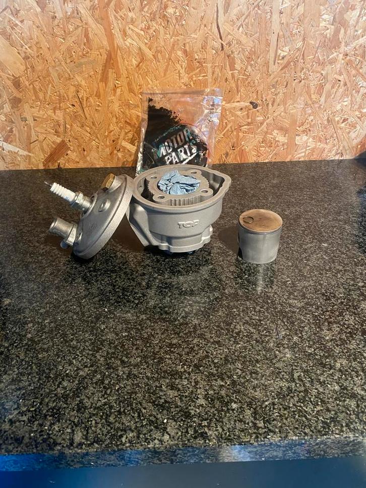 Top Performance 86cc Cilinder + Bewerkte Uitlaatpoort, Fietsen en Brommers, Brommeronderdelen | Algemeen, Zo goed als nieuw, Cilinder