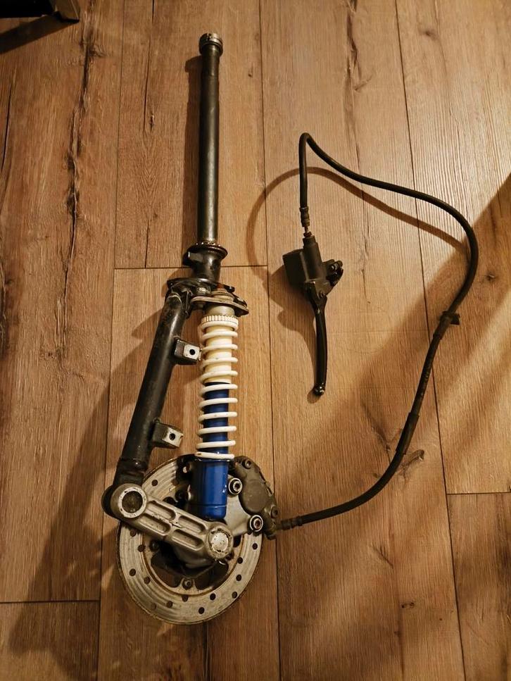 Piaggio zip sp 98 sp98  mono voorvork 100% recht en orgineel, Fietsen en Brommers, Brommeronderdelen | Scooters, Zo goed als nieuw